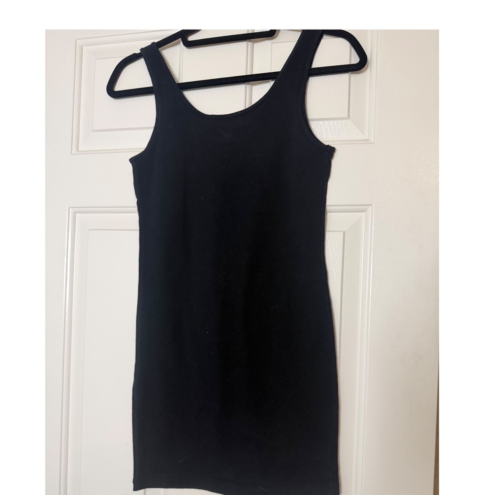 Forever 21 Womens Black Scoop Neck Tank Top Basic Sleeveless Bodycon Small